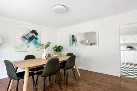 Delightful Family Home in Prime Willoughby Location - Photo 2