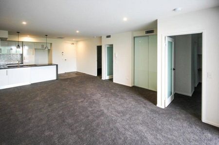 Modern 2 Bedroom Apartment! - Photo 4