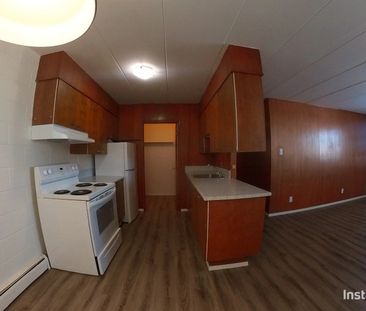 1 BDRM/1 BATH – 2315 7TH ST E – Available SEPT 1ST - Photo 5