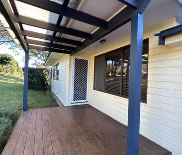 CHARMING FAMILY COTTAGE IN A QUIET CUL-DE-SAC LOCATION - Photo 2