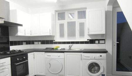4 bedroom terraced house to rent - Photo 4
