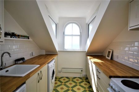 2 bedroom flat to rent - Photo 5