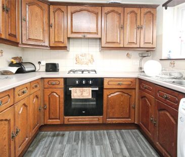 3 bedroom end of terrace house to rent - Photo 6