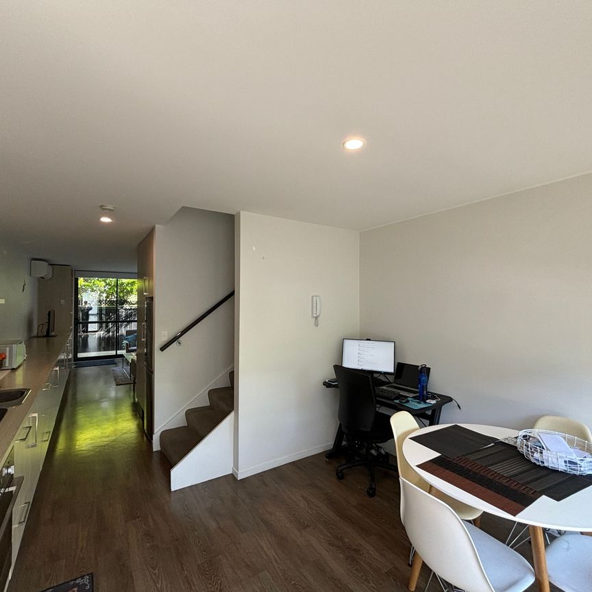 Unwind in a Fully Furnished Apartment in the Heart of Christchurch! - Photo 1