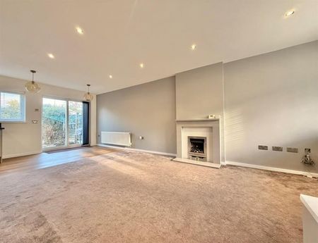 4 Bedroom Detached Available Arranging tenancy - Photo 2