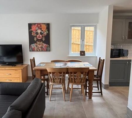 3 bedroom detached house to rent - Photo 2