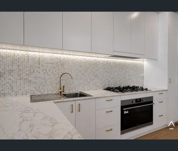 Beautifully Renovated Four-Bedroom Home with Contemporary Style - Photo 6