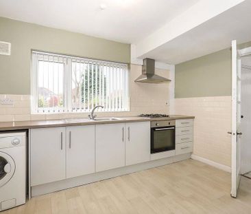 3 bedroom semi-detached house to rent - Photo 2