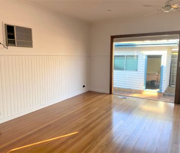 Family Home in the Heart of Newport! - Photo 2