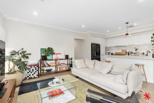 MODERN IMPRESSIVE FAMILY HOME - ENJOY THE BEACH LIFE - Photo 1