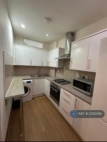 3 bedroom flat to rent - Photo 5