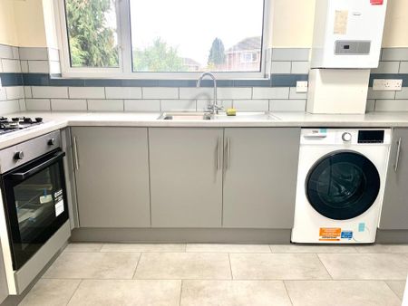 2 bedroom maisonette to rent - Photo 5