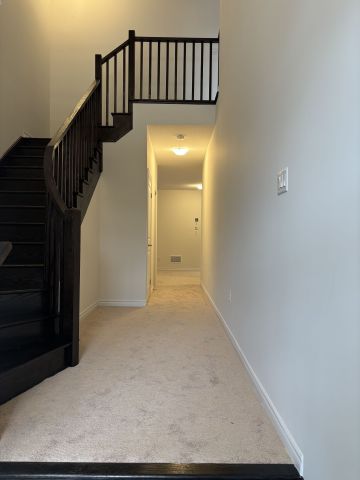 For Lease - 7 Mckernan Avenue, Brantford, Ontario - Photo 2