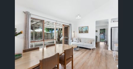 Light, Bright & Perfectly Positioned - Photo 4