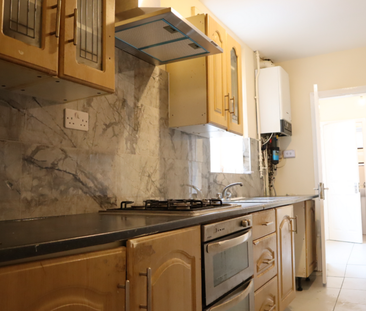 3 bedroom terraced house to rent - Photo 4