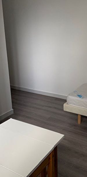 Location Appartement 1 pièce 15m² - Photo 1