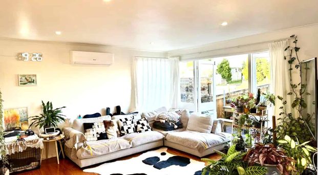 4 Bedroom Family Home in Beach Haven - Photo 1