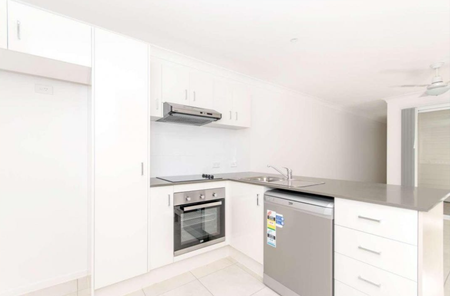 Modern Duplex for Rent - Stylish Living in a Prime Location - Photo 5