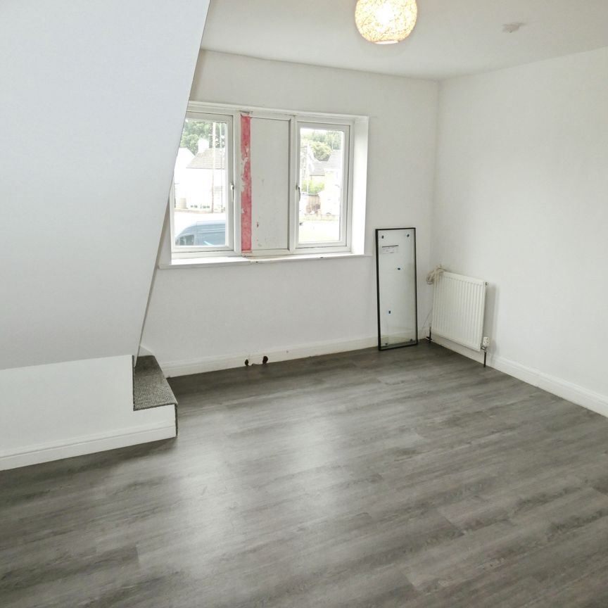 3 bedroom apartment to rent The Green, North Wingfield, S42 - Photo 1