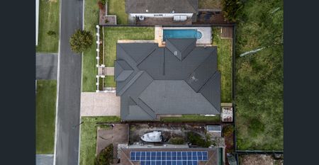 Spacious Family Oasis with Pool, Multiple Living Areas & Cul-de-Sac Privacy - Photo 4