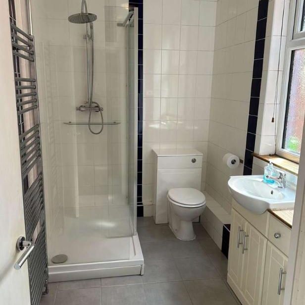 Flat One - Self Contained ? Required Pcm For Bills Except Council Tax, Ground Floor Flat, Leslie Road. Nottingham, NG7 - Photo 1
