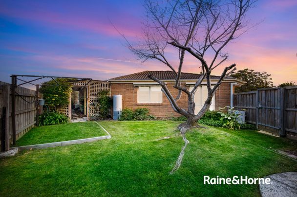 2/18-20 Tamarisk Road, Narre Warren, VIC 3805 - Photo 1