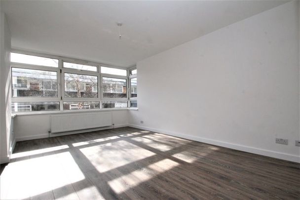2 Bed Flat, Kingsland, NW8 - Photo 1