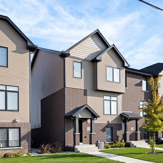For Lease - 701 BROWNSTONE Drive, Lakeshore, Ontario - Photo 1