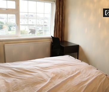 Room in 4-bedroom apartment in North Central Area, Dublin - Photo 4