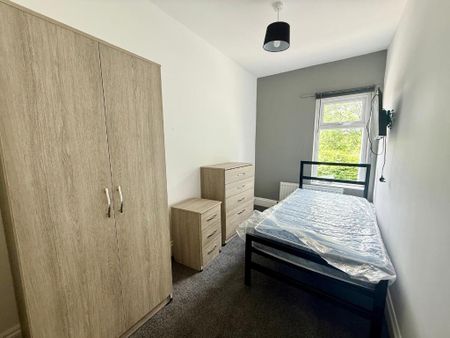 4 bedroom terraced house to rent - Photo 2