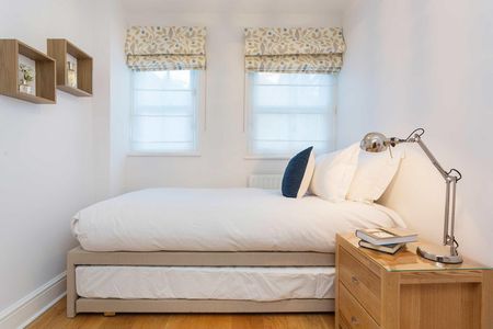 High Street - Photo 4