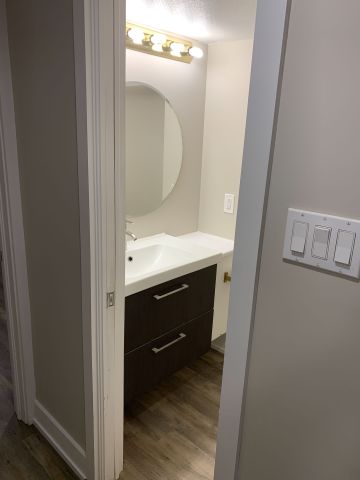 For Lease - 468 Besserer Street Unit# B, Lower Town - Sandy Hill, Ontario - Photo 4