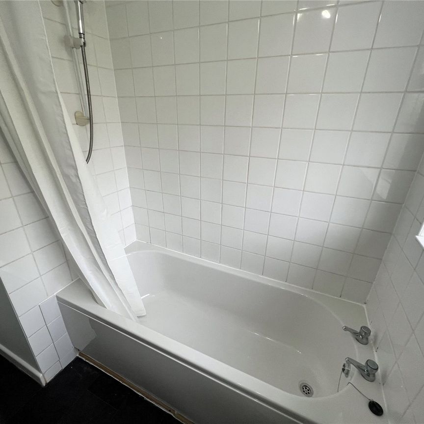 2 bedroom house to rent Linden Grove, Sandiacre, Nottingham, NG10 - Photo 1