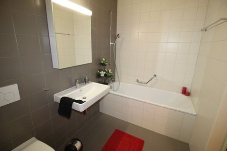 Beautiful 3½ room apartment of recent construction of 80 m2 approx. - Foto 5