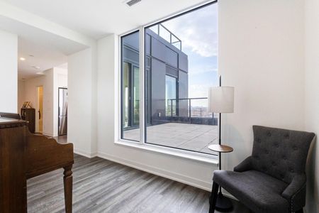 For Lease - 1808 St Clair Avenue Unit# 1002, Toronto, Ontario - Photo 2