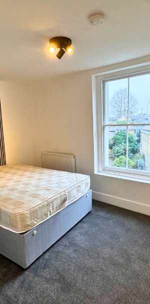 1 bedroom in a house share to rent - Photo 1