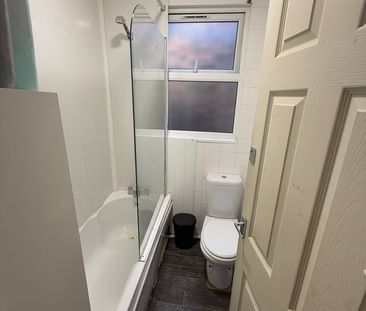 Room in a Shared Flat, Whitechapel Road, W3 - Photo 6