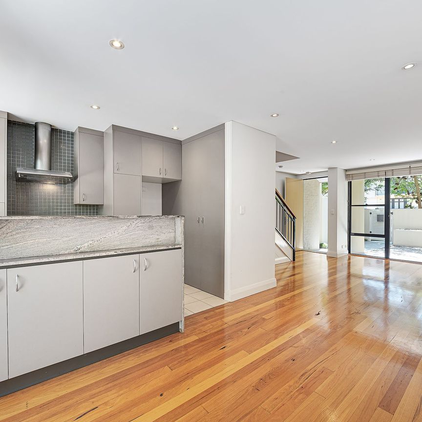 3/2 Armstrong Street, Willoughby. - Photo 1