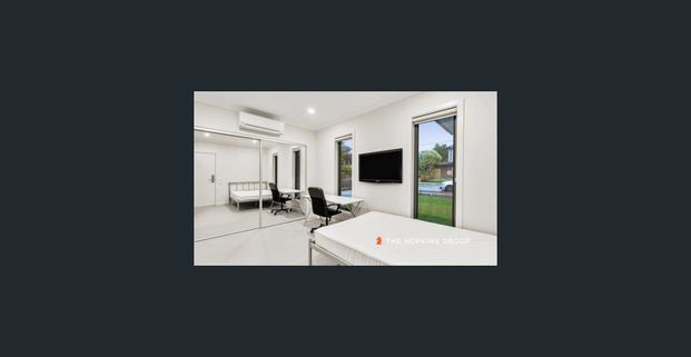 Top Notch Living, close to Monash Uni - Private ensuite! - Photo 1
