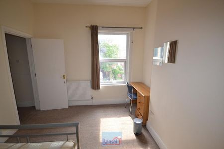 5 bedroom terraced house to rent - Photo 5