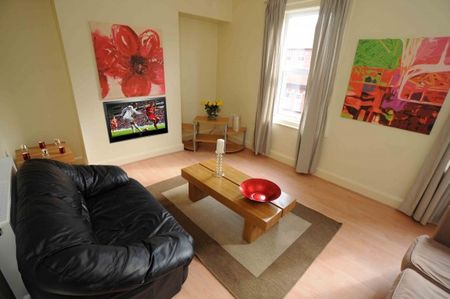 MODERN STUDENT 4 BEDROOM TERRACE NR TOWN CENTRE WITH UTILITES INCLUDED - Photo 4