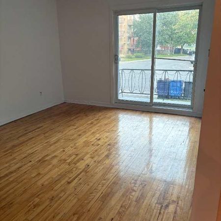 Beau 4½ à louer – Rue de Brest, Laval. Disponible dès maintenant.1450 $/mois (valeur de 1580 $/mois avec 1 mois gratuit) - Photo 3