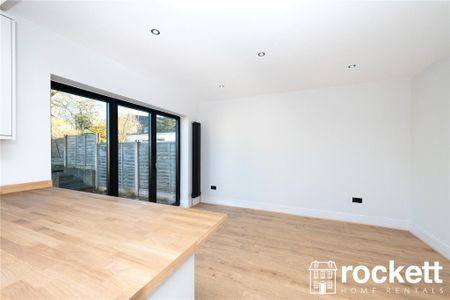 3 bedroom semi-detached house to rent - Photo 4