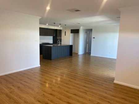 4/12 Beetson Street Boorooma NSW - Photo 5