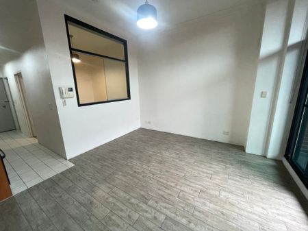 One Bedroom apartment - The Heart of Newtown - Photo 2
