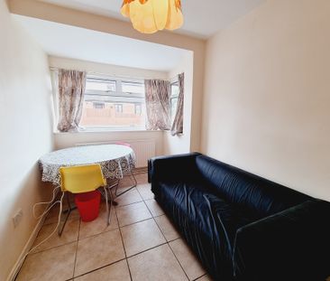 4 Bed Student Accommodation - Photo 5