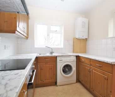 Deeds Grove, High Wycombe - Photo 3