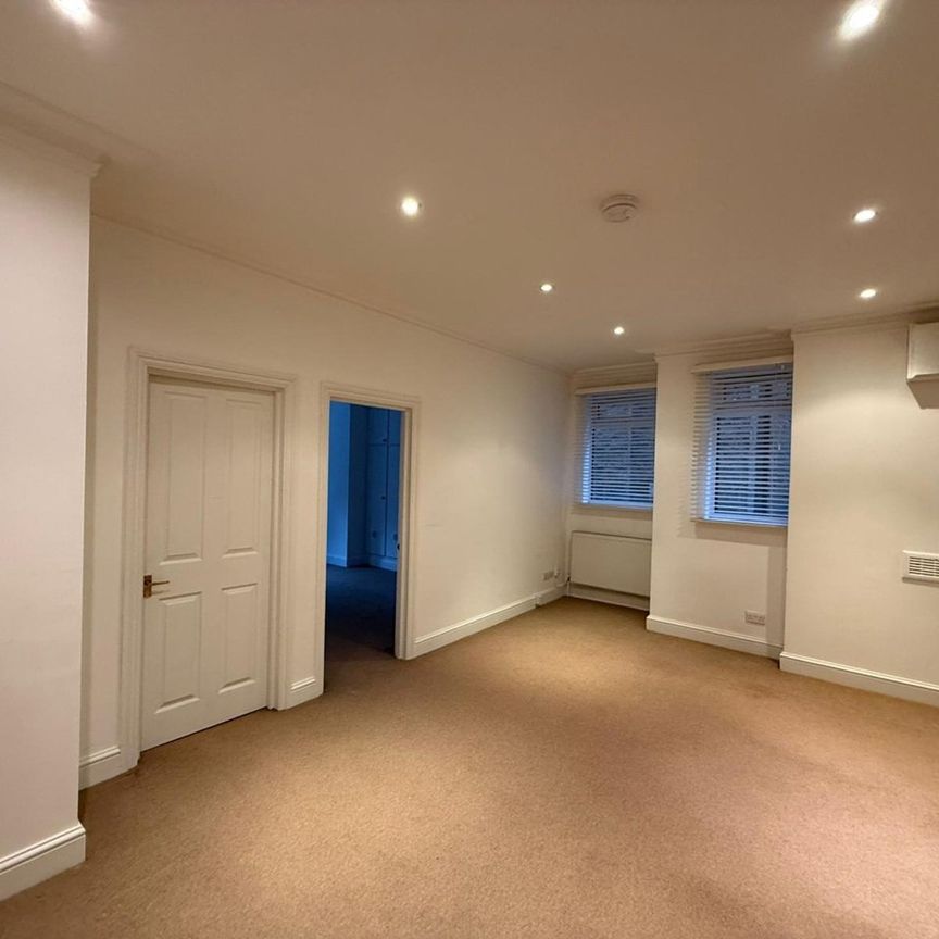 2 Bed Flat, Barry Road, SE22 - Photo 1