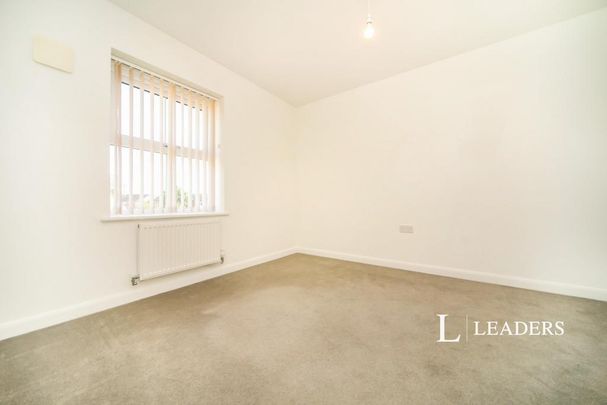 3 bedroom end of terrace house to rent - Photo 1