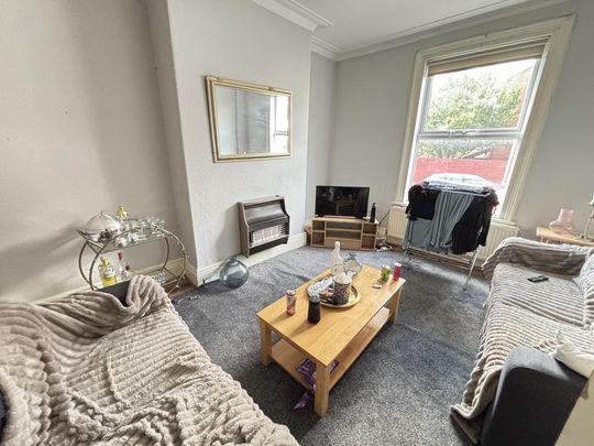 4 bedroom house to rent - Photo 1